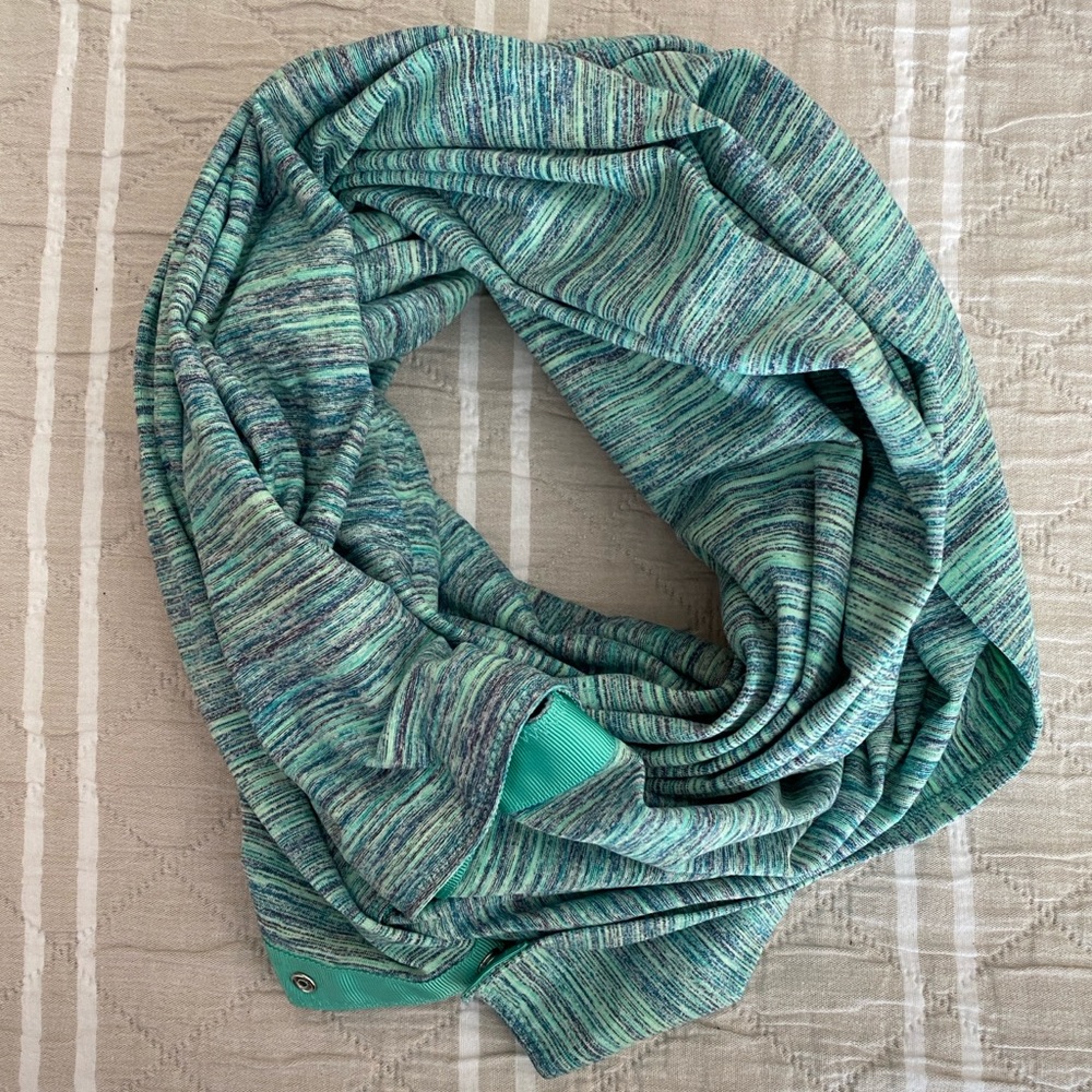 Teal lululemon vinyasa scarf